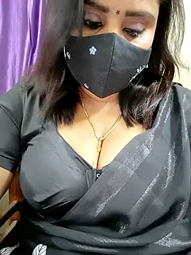 Queenflowerr online show from March 2026 04:52:02 PM