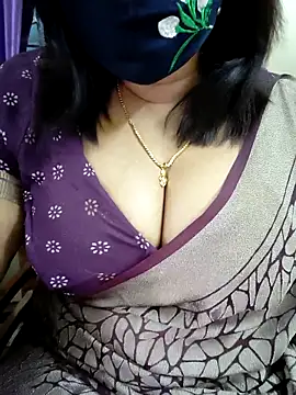 Queenflowerr online show from March 2026 11:27:01 PM