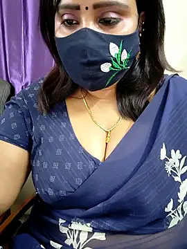 Queenflowerr online show from March 2026 12:19:01 PM