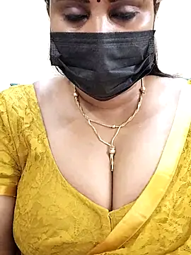 Snapshot of Queenflowerr chatting on March 2025 08:08:02 PM Queenflowerr online show from March 2025 08:08:02 PM