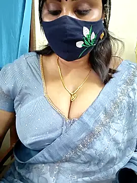 Queenflowerr online show from February 2026 07:26:01 PM