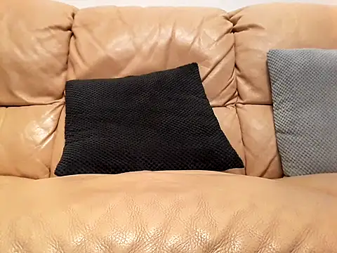 Berniwix2 online show from October 2025 05:52:02 AM