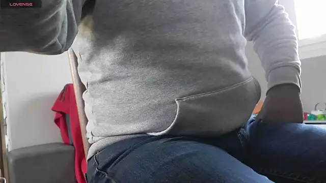 Snapshot of IndienTiger chatting on November 2025 08:25:01 AM IndienTiger online show from November 2025 08:25:01 AM