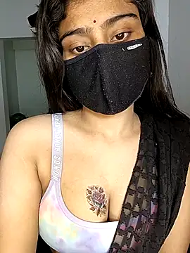 Love-N online show from November 2025 12:55:01 AM