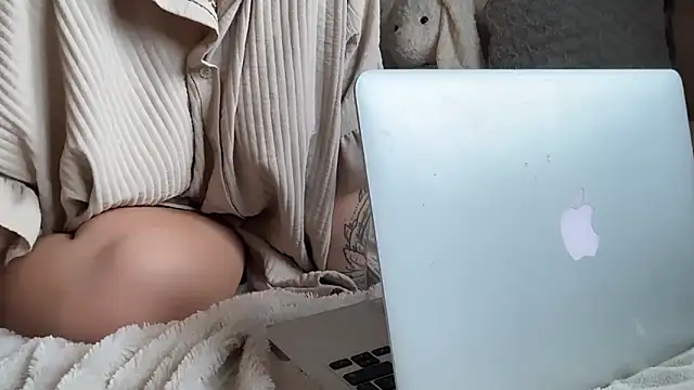 blissdimicco online show from April 2026 04:35:01 PM