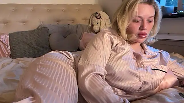 blissdimicco online show from April 2026 07:07:01 PM