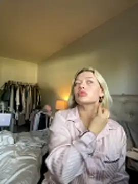 blissdimicco online show from November 2025 01:38:02 PM