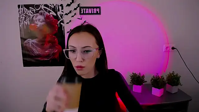 Nikonara Love online show from February 2025 12:42:01 PM