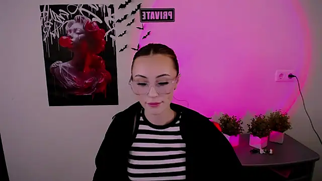 Nikonara Love online show from March 2025 02:34:01 PM