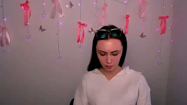 Nikonara Love online show from April 2026 01:23:02 PM