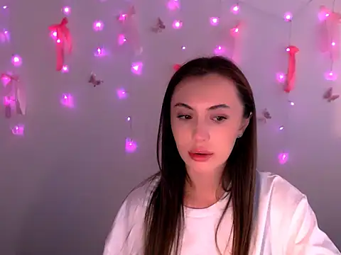 Nikonara Love online show from May 2026 04:21:02 PM