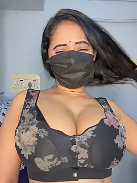 Snapshot of Hot_honey77 chatting on October 2025 05:46:01 PM Hot honey77 online show from October 2025 05:46:01 PM