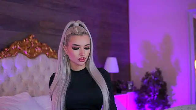 Juicy Jessye online show from September 2025 07:47:01 PM