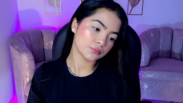 Layla Breezee online show from April 2026 11:47:02 AM