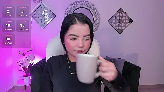 Layla Breezee online show from December 2025 12:33:02 PM