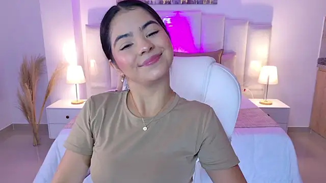 Layla Breezee online show from April 2026 11:27:01 AM