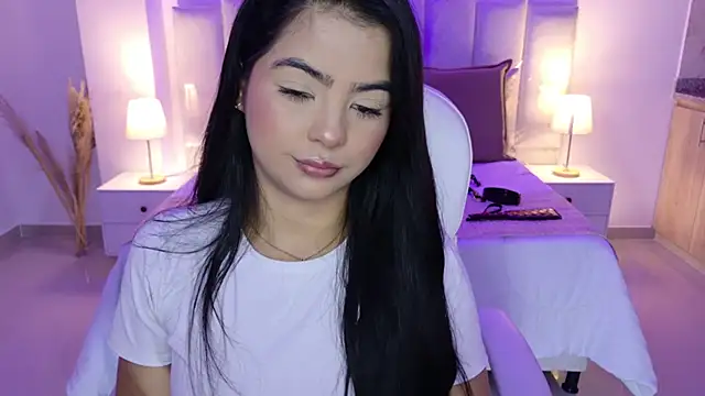 Layla Breezee online show from April 2026 11:59:02 AM