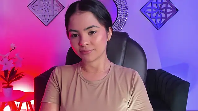 Layla Breezee online show from March 2026 11:08:01 AM