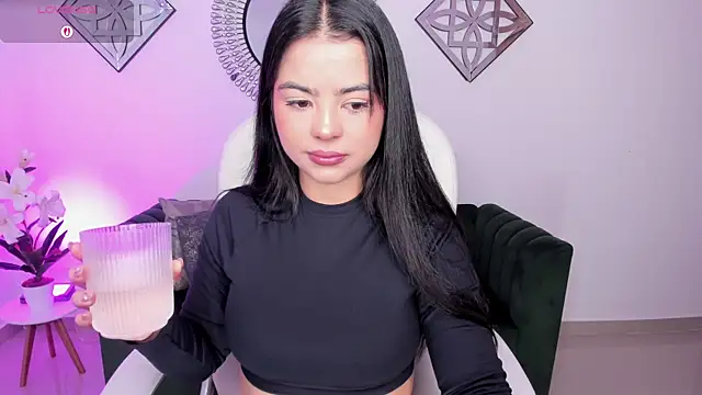 Layla Breezee online show from September 2025 11:43:01 AM