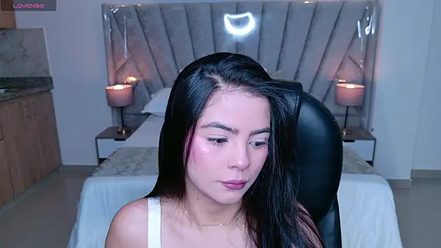 Snapshot of Layla_Breezee chatting on June 2026 11:54:02 AM Layla Breezee online show from June 2026 11:54:02 AM