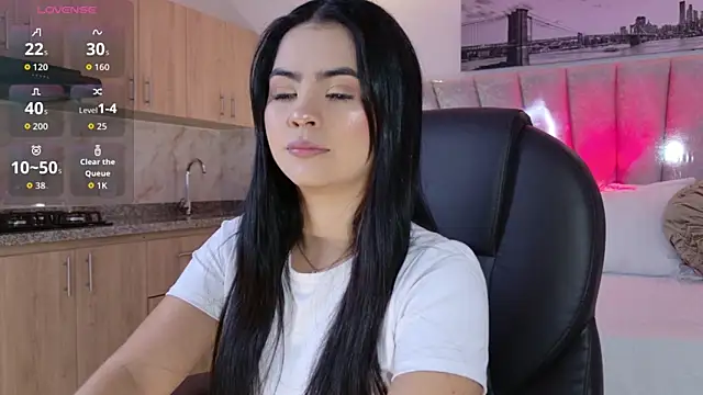 Layla Breezee online show from April 2026 11:11:01 AM