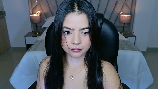 Snapshot of Layla_Breezee chatting on June 2026 11:43:01 AM Layla Breezee online show from June 2026 11:43:01 AM