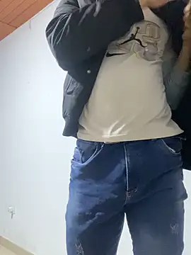 Snapshot of ApoloCruz chatting on February 2026 02:12:02 AM ApoloCruz online show from February 2026 02:12:02 AM