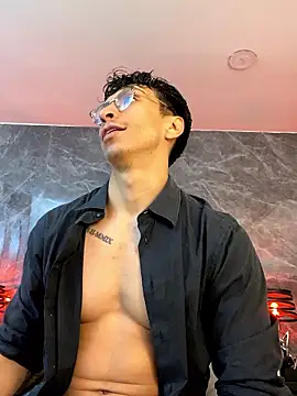 Snapshot of ApoloCruz chatting on January 2026 03:24:01 AM ApoloCruz online show from January 2026 03:24:01 AM