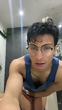 Snapshot of ApoloCruz chatting on November 2025 11:47:02 AM ApoloCruz online show from November 2025 11:47:02 AM