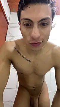 Snapshot of ApoloCruz chatting on November 2025 06:14:02 AM ApoloCruz online show from November 2025 06:14:02 AM