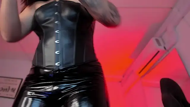 bonnieAn online show from November 2025 11:25:02 AM