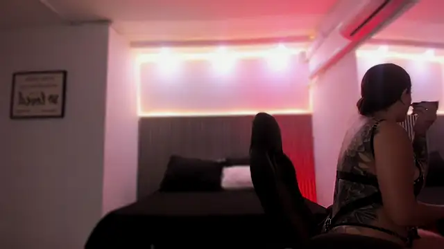 bonnieAn online show from November 2025 11:24:02 AM