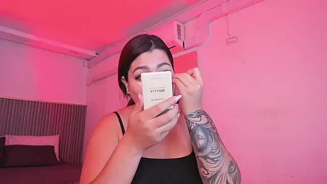 bonnieAn online show from November 2025 11:32:02 AM