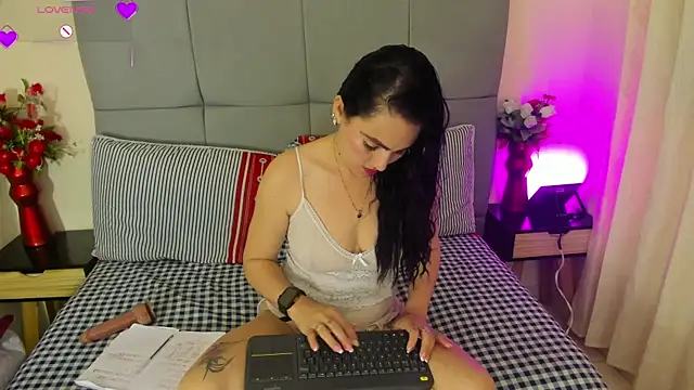 scarlet hit online show from November 2025 04:27:01 AM