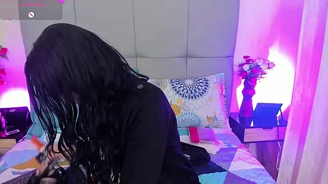 scarlet hit online show from December 2025 04:55:01 AM