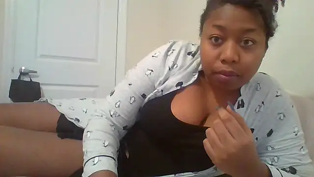 Snapshot of angeliquebelcali chatting on March 2025 10:55:02 PM angeliquebelcali online show from March 2025 10:55:02 PM