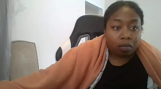 Snapshot of angeliquebelcali chatting on February 2025 08:14:02 PM angeliquebelcali online show from February 2025 08:14:02 PM