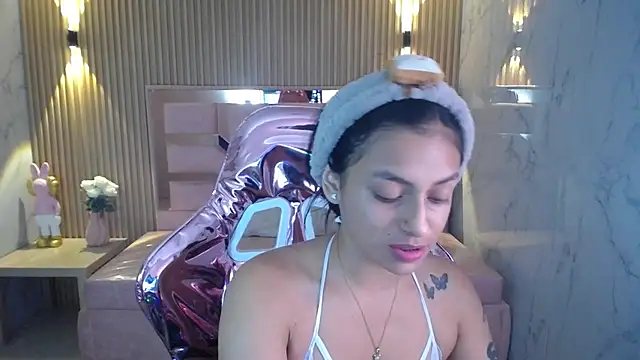 Snapshot of lilith_petit_sub chatting on February 2025 01:05:02 PM lilith petit sub online show from February 2025 01:05:02 PM