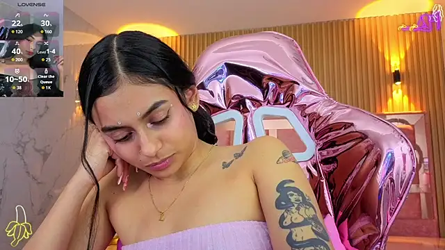 Snapshot of lilith_petit_sub chatting on October 2025 03:15:01 PM lilith petit sub online show from October 2025 03:15:01 PM