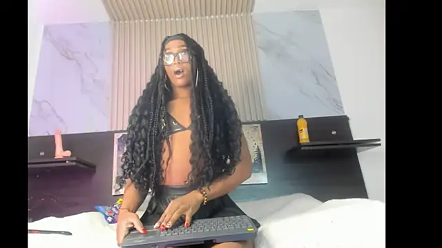 Snapshot of nahomy_james25 chatting on September 2025 12:17:02 AM nahomy james25 online show from September 2025 12:17:02 AM