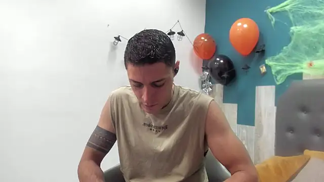 Frank Millers online show from October 2025 08:08:01 PM