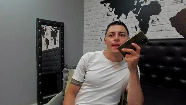 Frank Millers online show from November 2025 08:42:02 PM