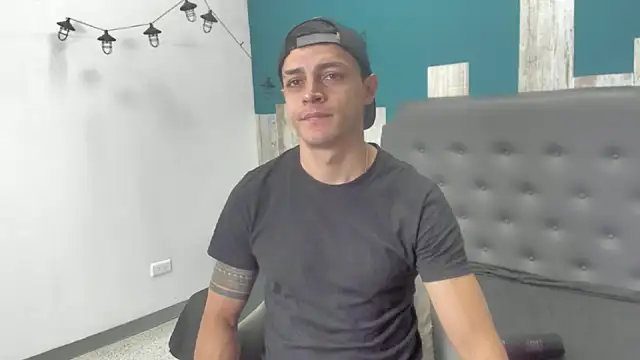 Frank Millers online show from October 2025 08:10:01 PM
