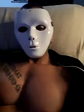 Snapshot of badbrown chatting on October 2025 01:04:02 AM badbrown online show from October 2025 01:04:02 AM