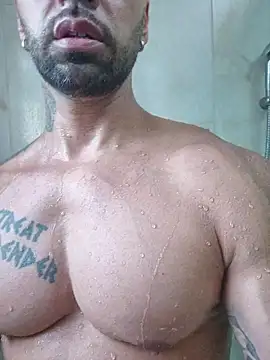 Snapshot of badbrown chatting on December 2025 08:10:02 PM badbrown online show from December 2025 08:10:02 PM