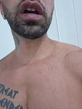 Snapshot of badbrown chatting on November 2025 01:31:02 AM badbrown online show from November 2025 01:31:02 AM