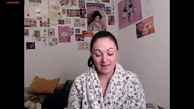 Snapshot of AdorahB3ll3 chatting on December 2025 08:10:02 PM AdorahB3ll3 online show from December 2025 08:10:02 PM