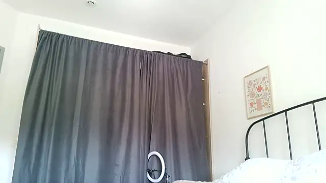 serena  vedette online show from April 2026 11:00:01 AM