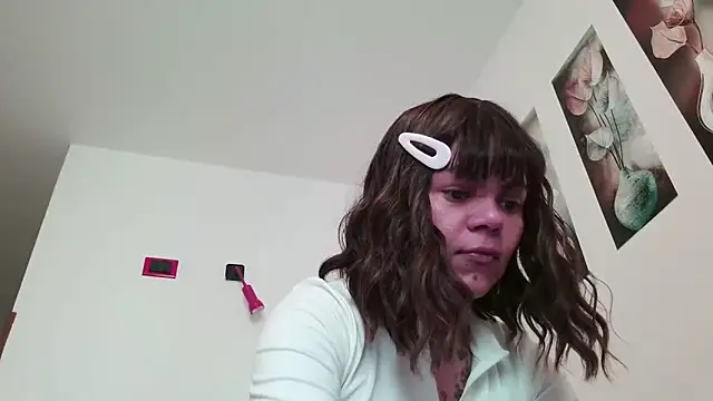 Snapshot of serena__vedette chatting on May 2026 02:45:01 PM serena vedette online show from May 2026 02:45:01 PM