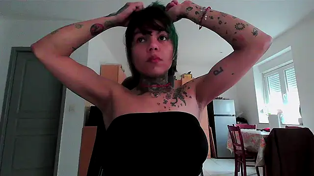 Snapshot of serena__vedette chatting on February 2025 08:14:01 AM serena vedette online show from February 2025 08:14:01 AM